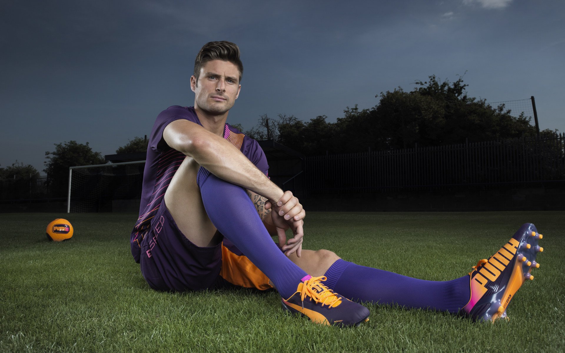 西甲豪门比拼，战术变化层出不穷，精彩片段不断出现，豪门三强挥金如土,赚足流量的西甲联赛迎来新伙伴